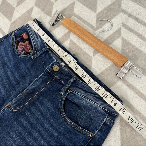 Driftwood Women's Farrah Flora Embroidered Flare Jeans dark Wash size 30 - Picture 9 of 12